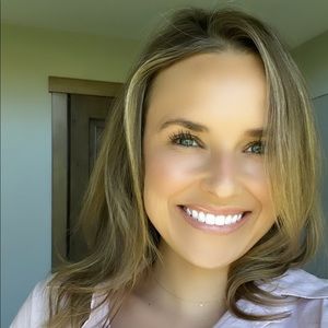 Meet your Posher, Simone